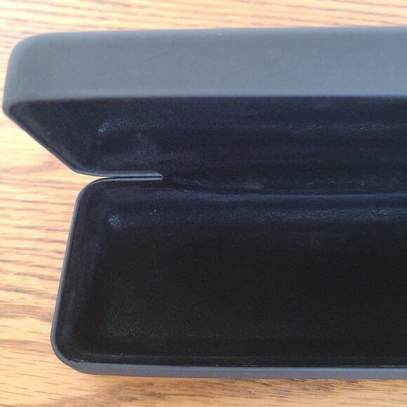 DKNY Black Hard Shell Hinged Glasses Case Replacement Eye Glasses Readers Case - Picture 9 of 11